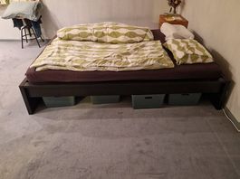 Bett mit Lattenrost (verstellbar) ohne Matratze 140x200