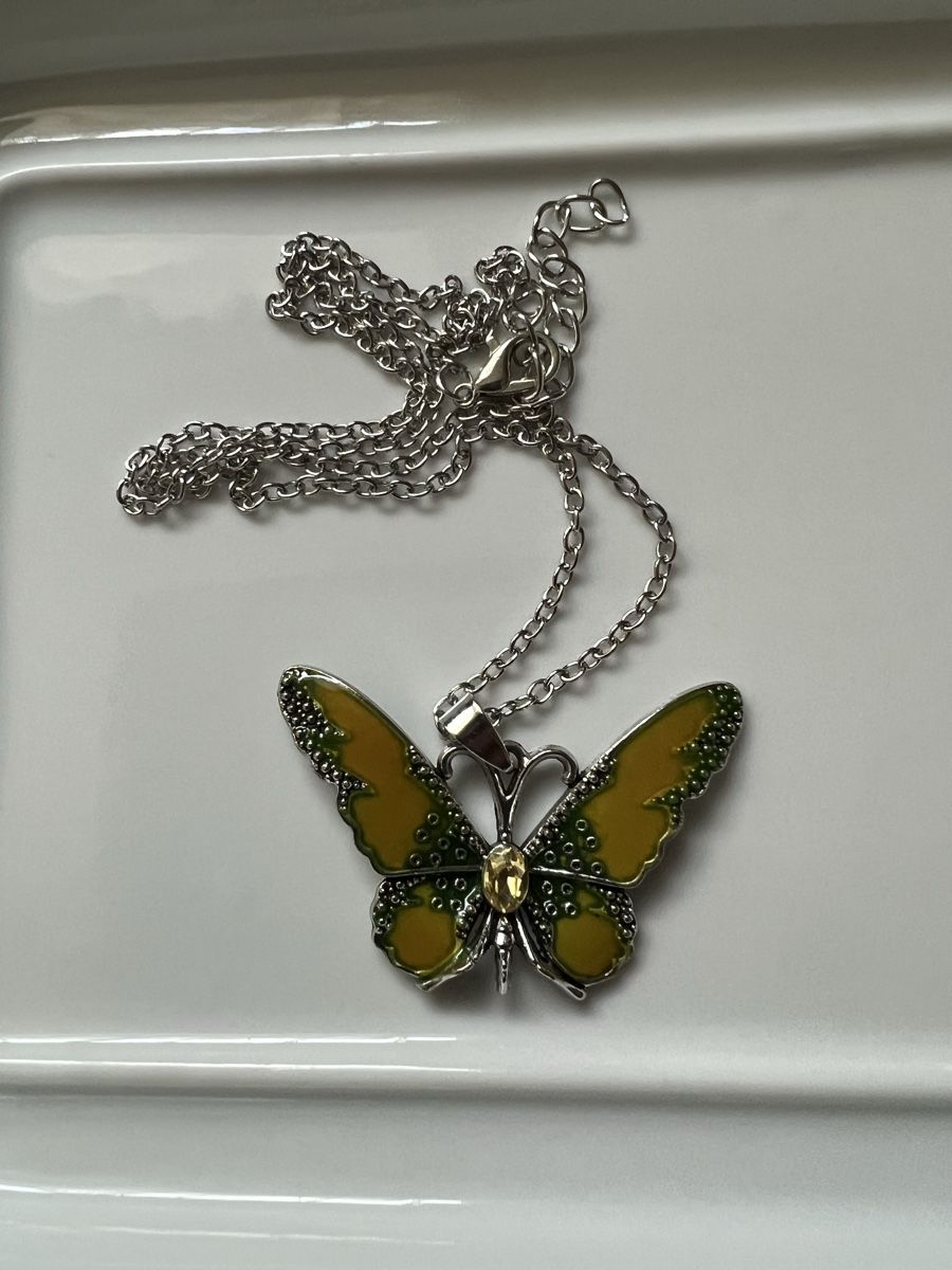 Catenine: Kette mit Schmetterling! Modeschmuck! – Nuovo e nell'imballaggio originale da Kallnach venduto da sta_sy57 1