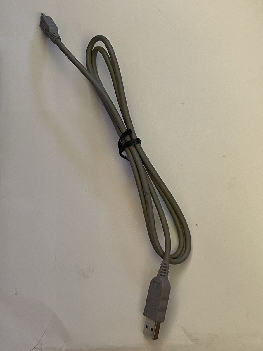 Sony Câbles: Sony USB Ladekabel USB-A auf Mini-B – D'occasion à Zürich par Pitschi17