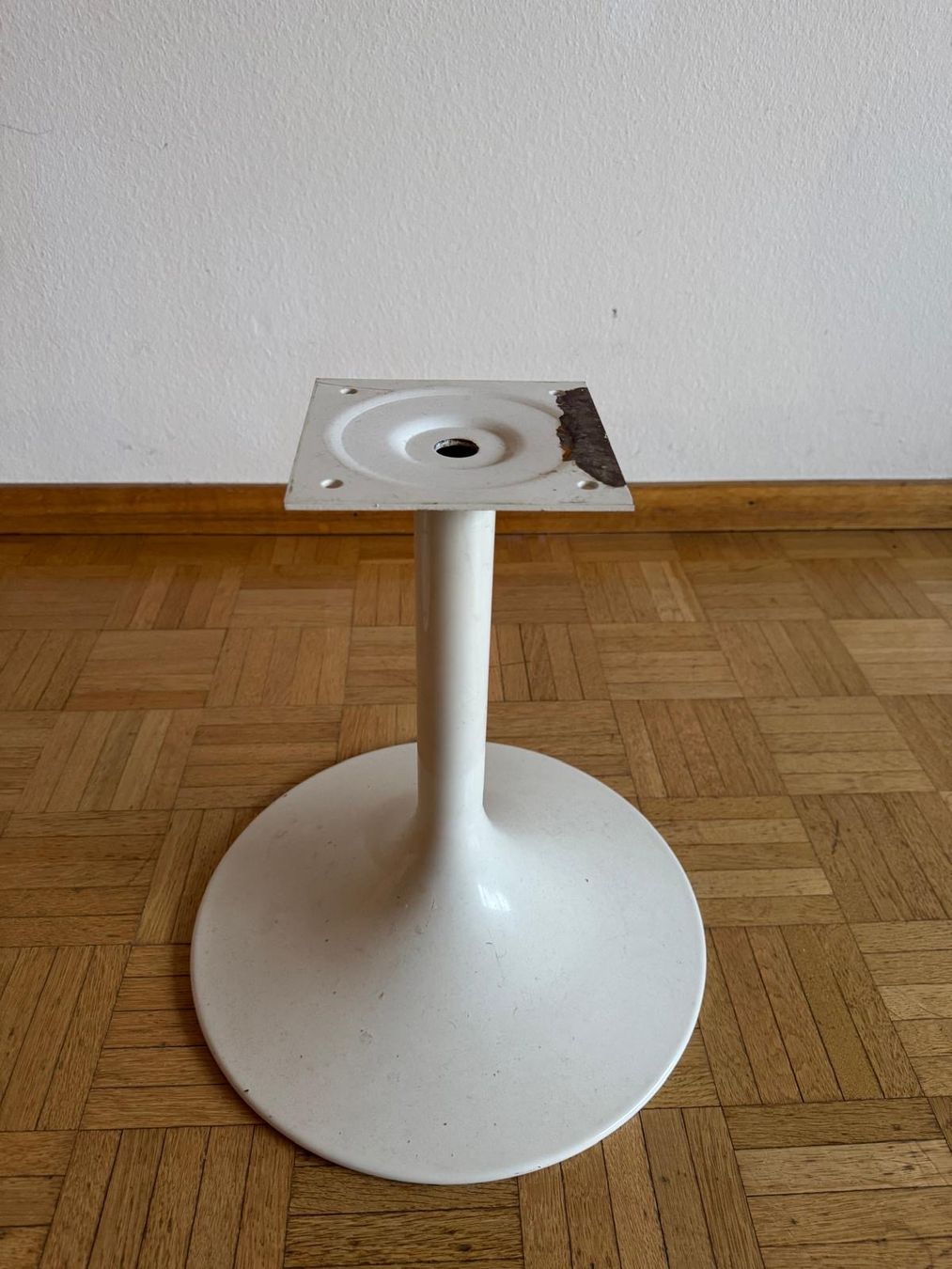Sgabelli: Hocker tulip – Usato da Zürich venduto da omni64 5