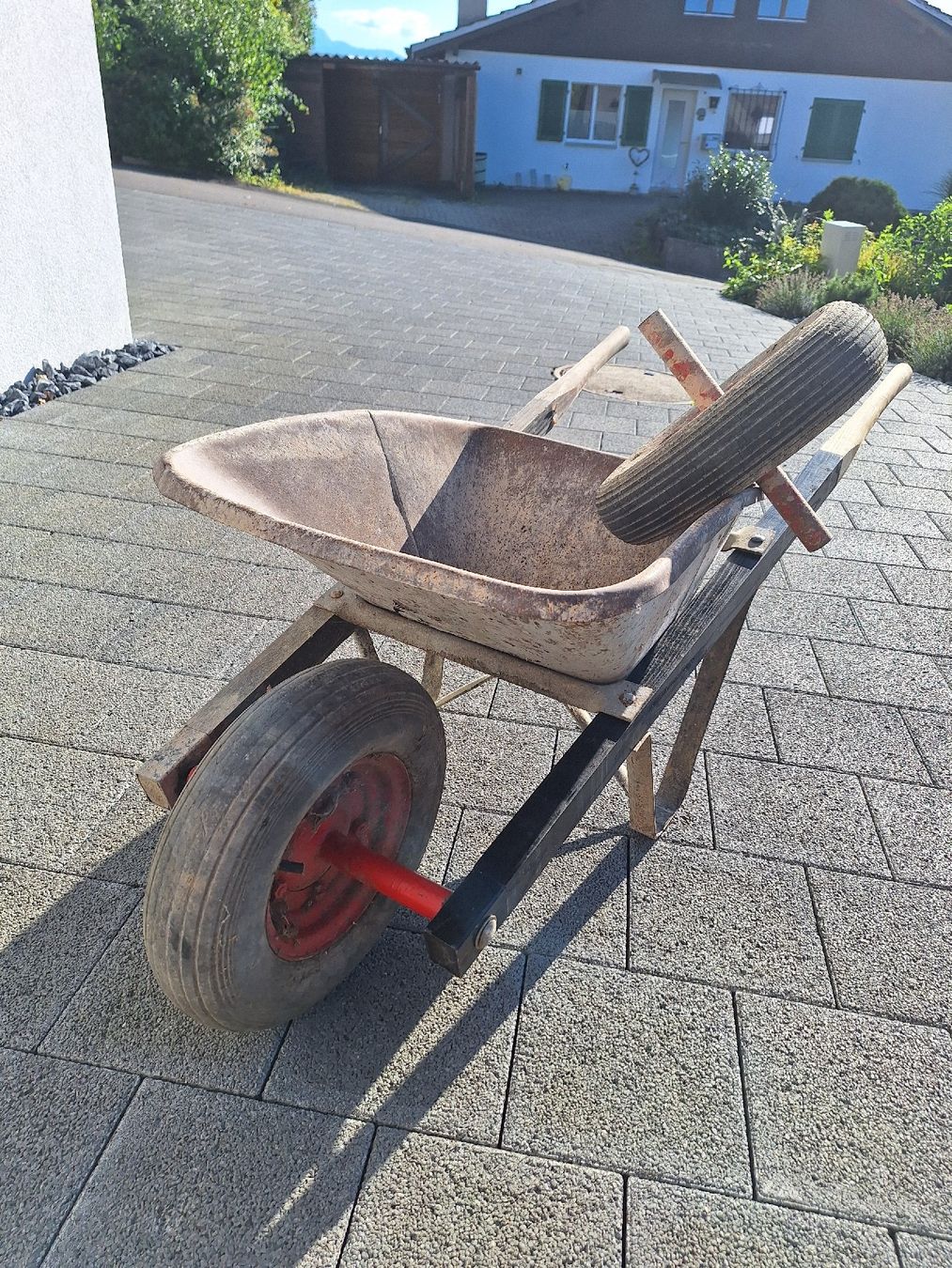 Carriole: Spitzbodenkarrtte / Schubkarre – Usato da Oberdiessbach venduto da poschungmichu 1
