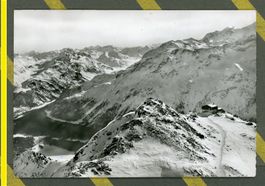 AK sw Piz Nair GR Gipfelrestaurant, Flugbild ≈ 1957 