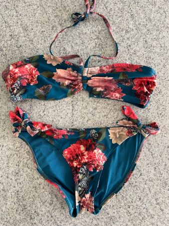 NEU, Bikini