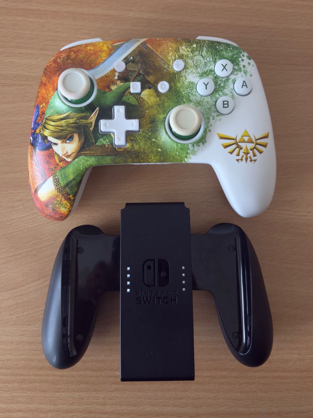 Nintendo Konsolen: Nintendo Switch OLED, Zelda Controller, Case & Mario Kart! – Gebraucht aus Wettingen von Ale_14o 3