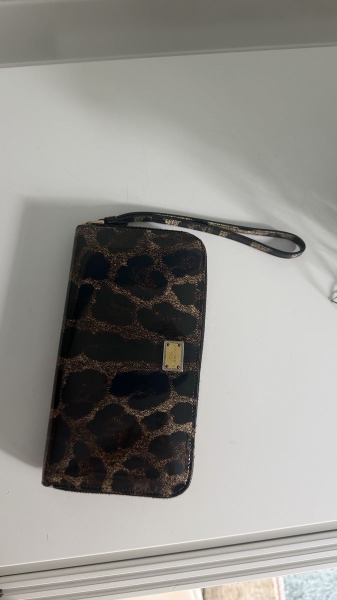 Dolce & Gabbana Portafogli: Dolce & Gabbana Leopard Print Patent Leather Zip Around Wall – Nuovo (secondo la descrizione) da Lyss venduto da francesca.g 1