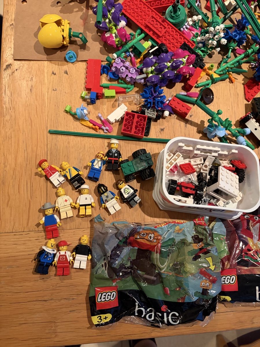 Lego Kit di costruzioni: Lego mélangés 3.9 kg avec 12 figurines  – Usato da Echallens venduto da JAR69 1