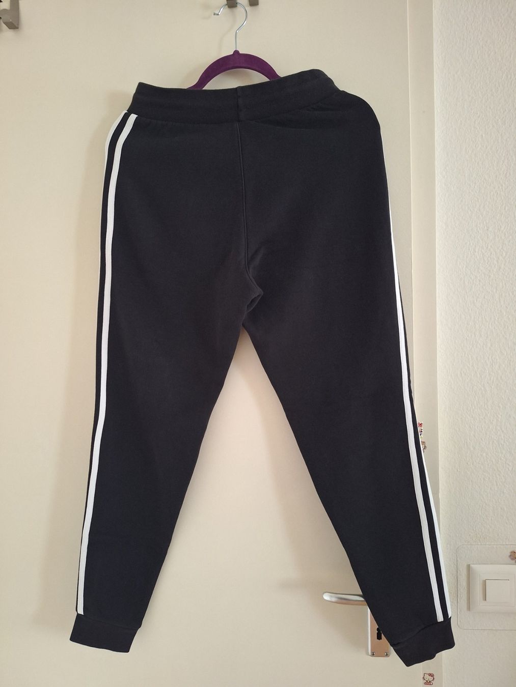 Adidas Pantaloni: Adidas Jogginghose schwarz Gr. S – Usato da Worb venduto da nfsolutions 2