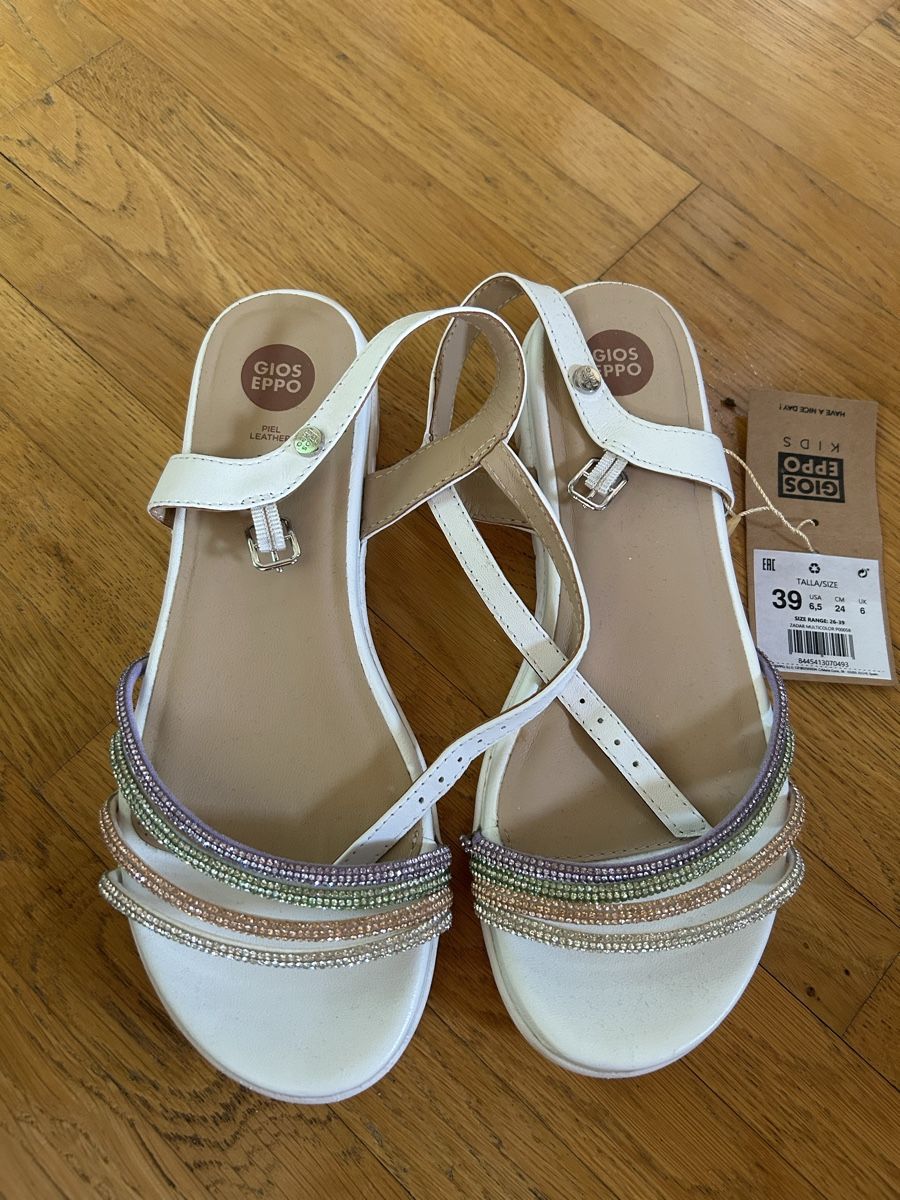 Damenschuhe: Sandalen aus Leder Gr. 39 NEU – Neu und originalverpackt aus Goldiwil (Thun) von chrigle24