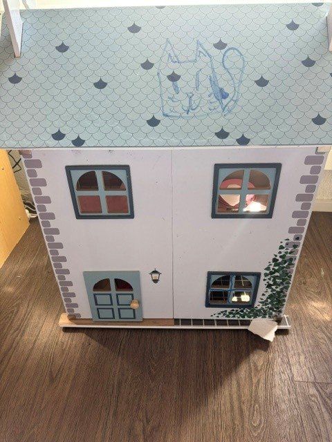 Puppenhäuser & -möbel: Puppenhaus – Neu (gemäss Beschreibung) aus Elsau von Mar_jk9c