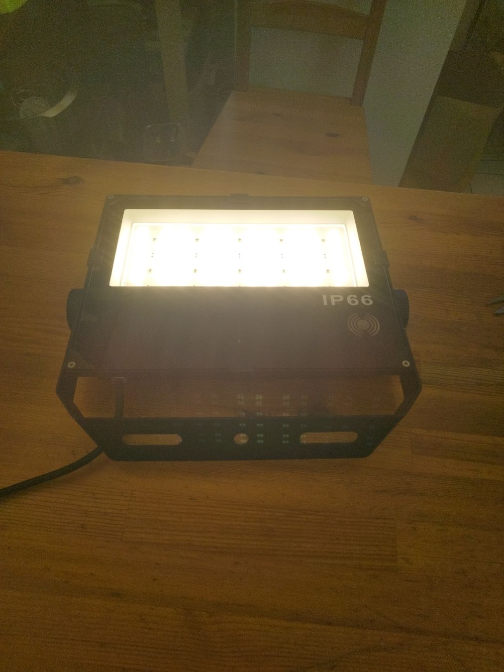 Lampen: LED Floodlight IP66 – Gebraucht aus Bülach von Mylos26 3