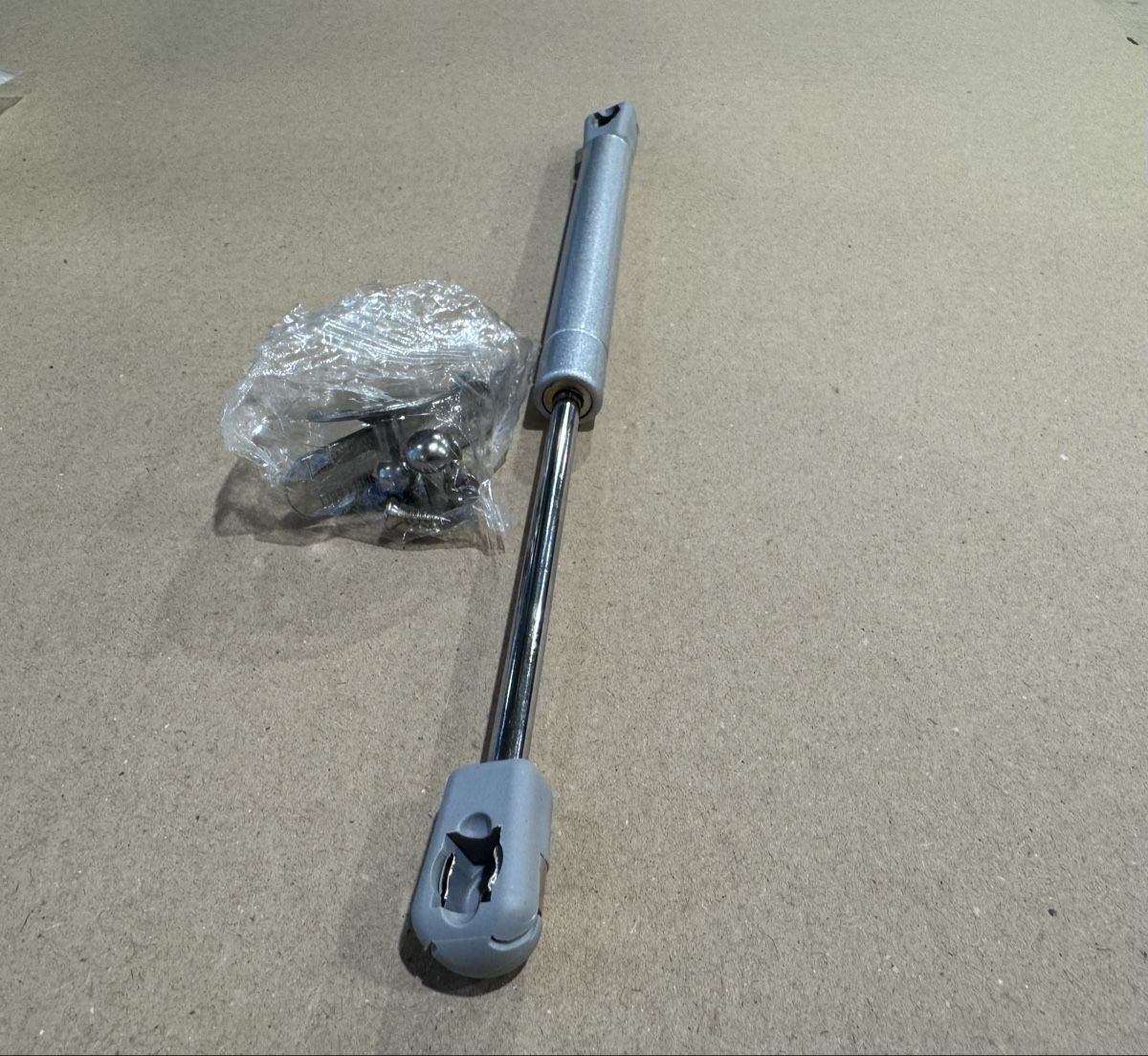 Accessori per altri veicoli: Gasdruckfeder 100N – Nuovo e nell'imballaggio originale da Felben-Wellhausen venduto da Formel1urs1970 2