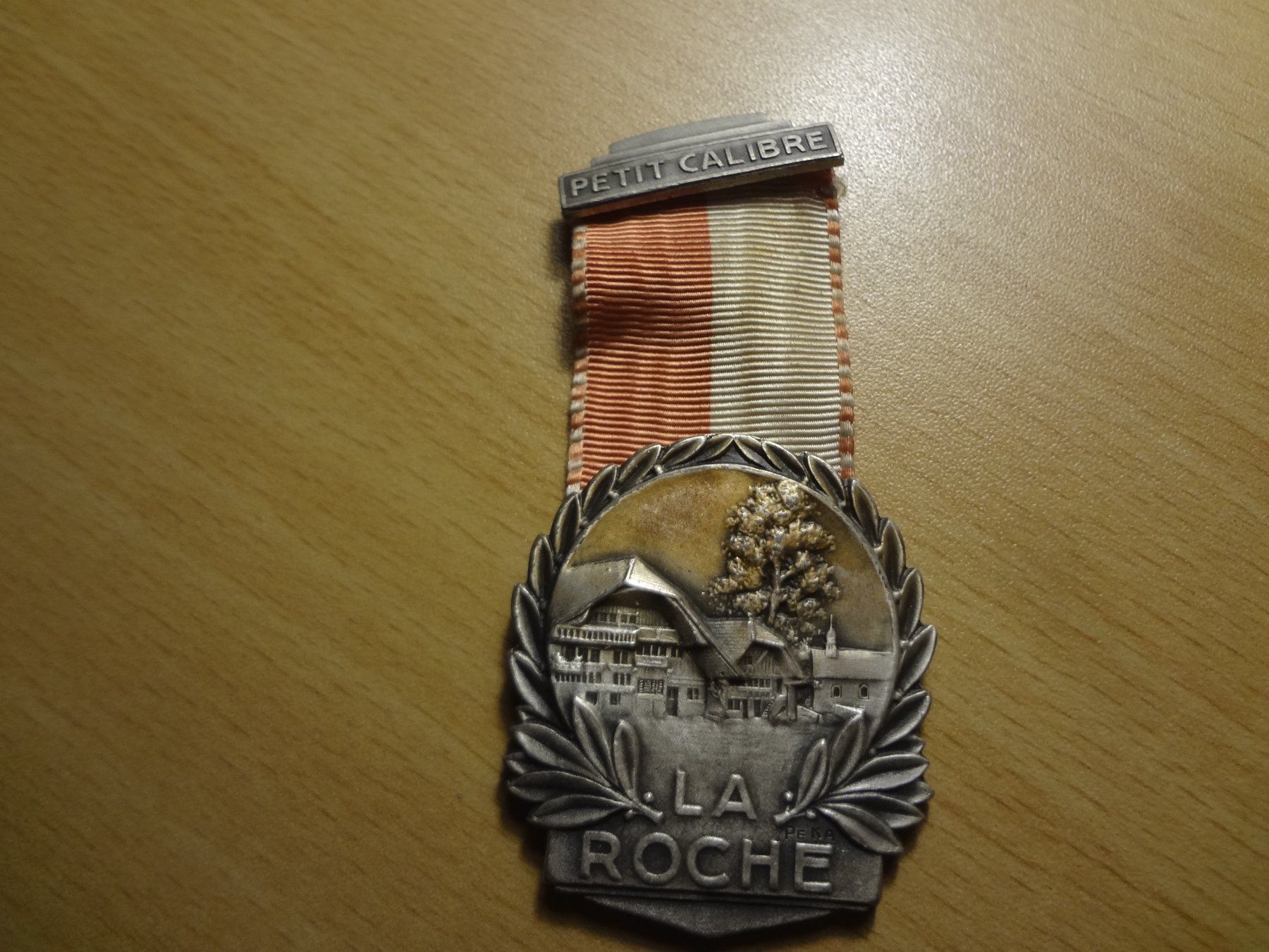 Medaglie: PETIT CALIBRE LA ROCHE ENV. 1950 – Usato da la heutte venduto da Nature7