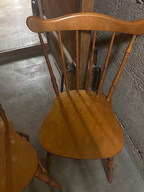 Stühle: Chaises en bois – Gebraucht aus Prilly von man_yws7 2