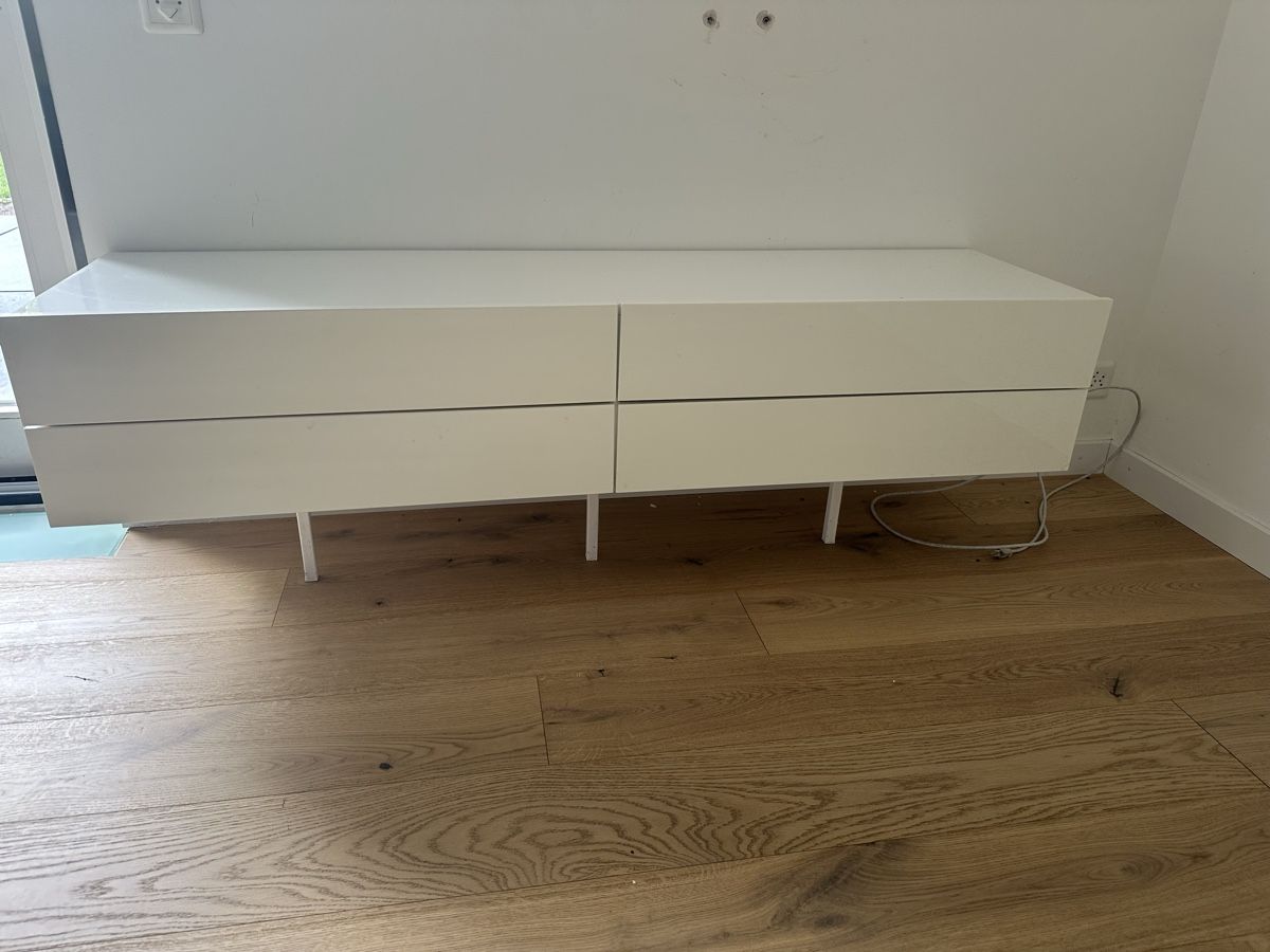 Cassettiere: Sideboard weiss mit vier Schubladen – Usato da Muttenz venduto da anna123