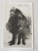 Alte Ansichtskarte, Kinder mit Tannenbaum, 