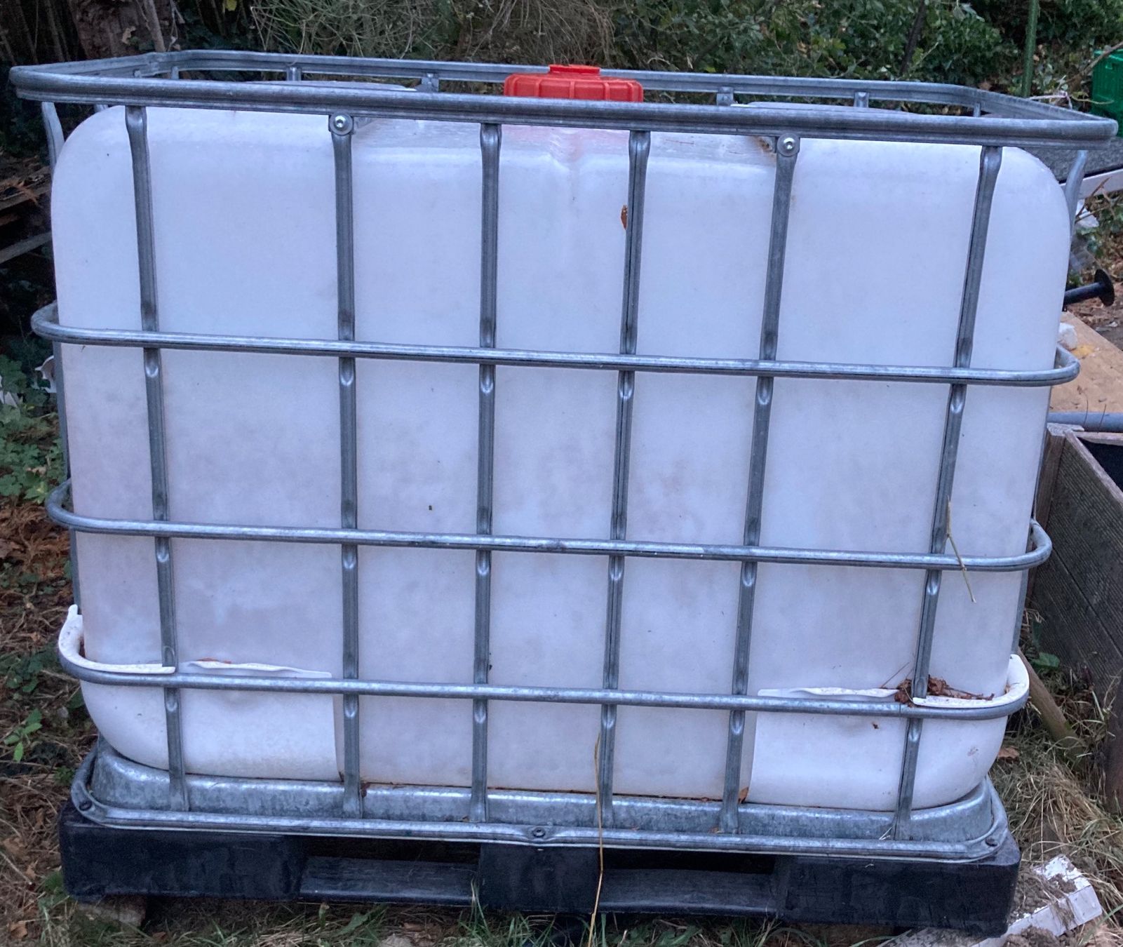 Abbeveratoi e trogoli: Wassertank 600 Liter – Usato da Schöfflisdorf venduto da Aliosha
