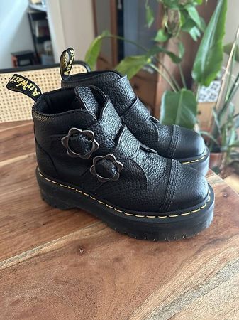 Dr Martens Boots Devon Flower