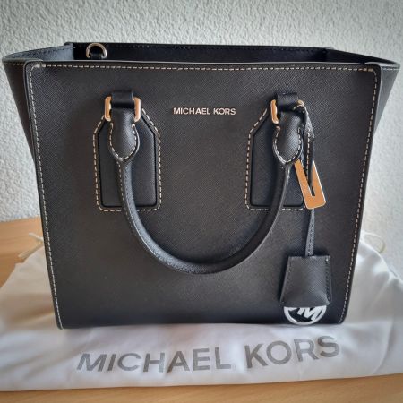 Michael Kors Handtasche schwarz neuwertig