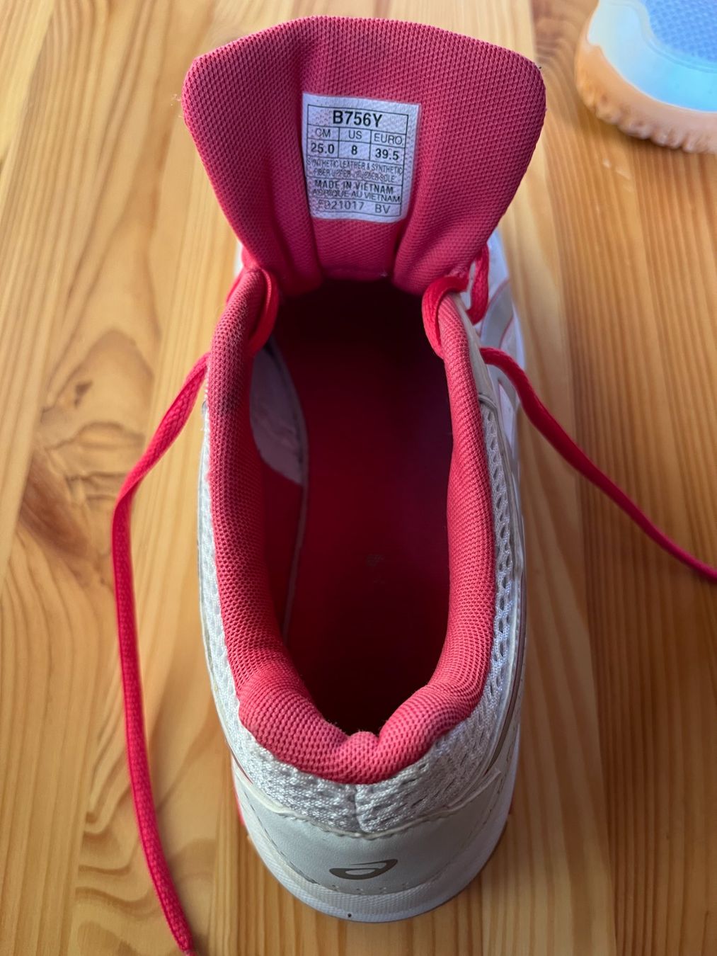 Damenschuhe: Asics Gel Rocket Hallenschuh W 39.5 – Gebraucht aus Schwändi GL von S13f4n 4