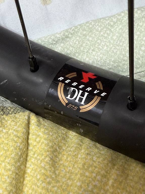 Pneus & Kompletträder: Reserve DH Mullet 29/27.5 i9 Carbon – Gebraucht aus Arosio von Bike-Nature-Velo 2