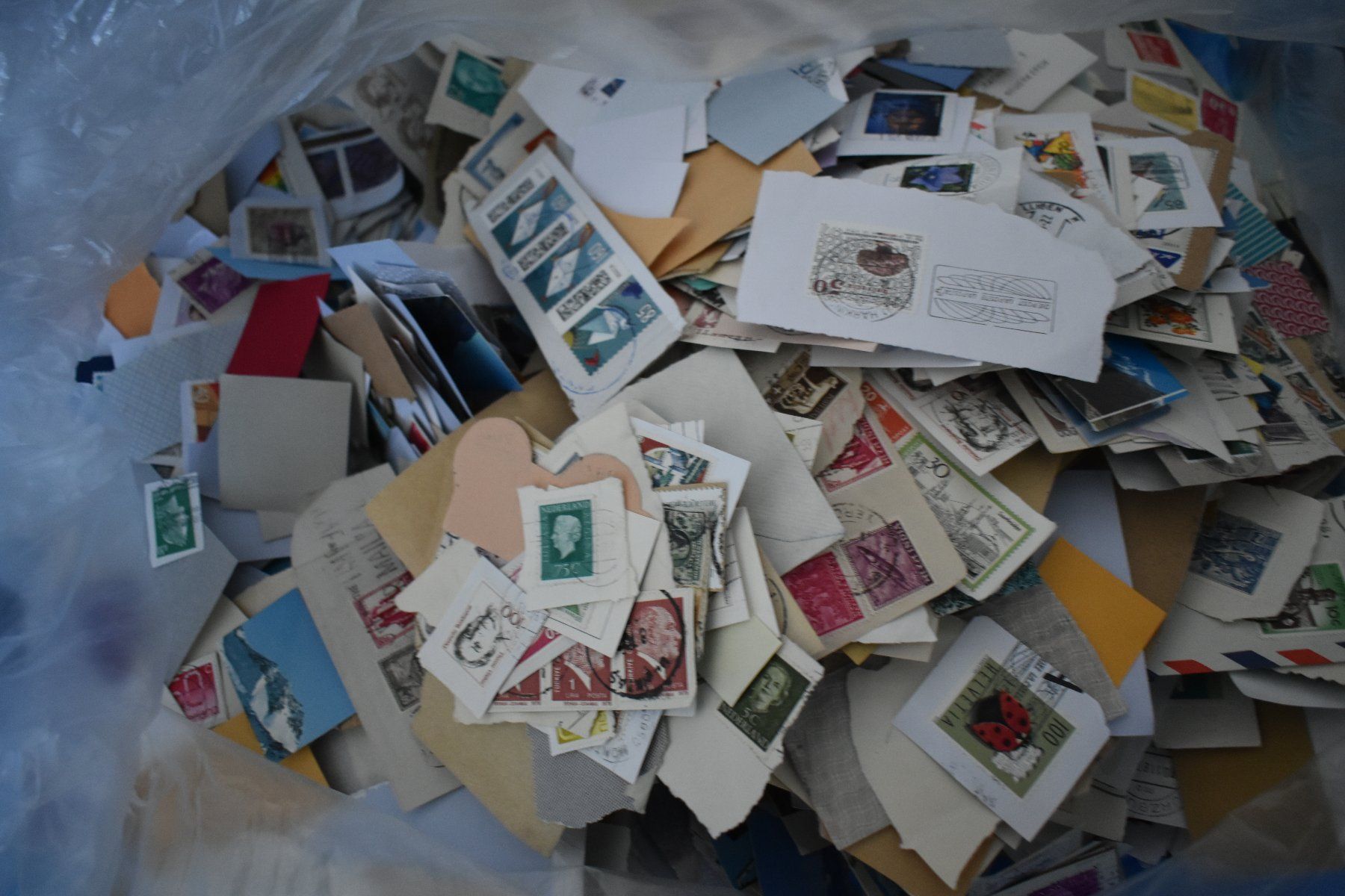 Tous les timbres: Briefmarken 2.2kg – D'occasion à Männedorf par chr_7kc9 3