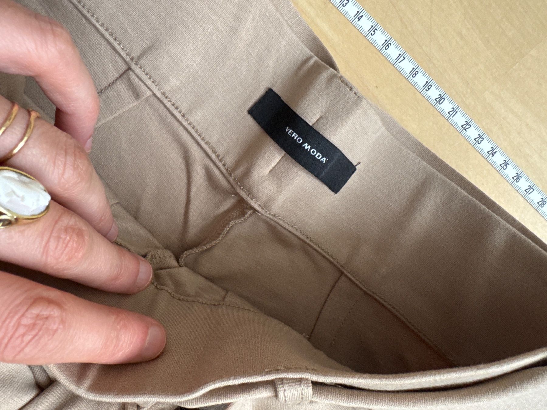 Pantaloni: Palazzo Elegant Pants - Beige – Nuovo (secondo la descrizione) da Winterthur venduto da Emma0312 3
