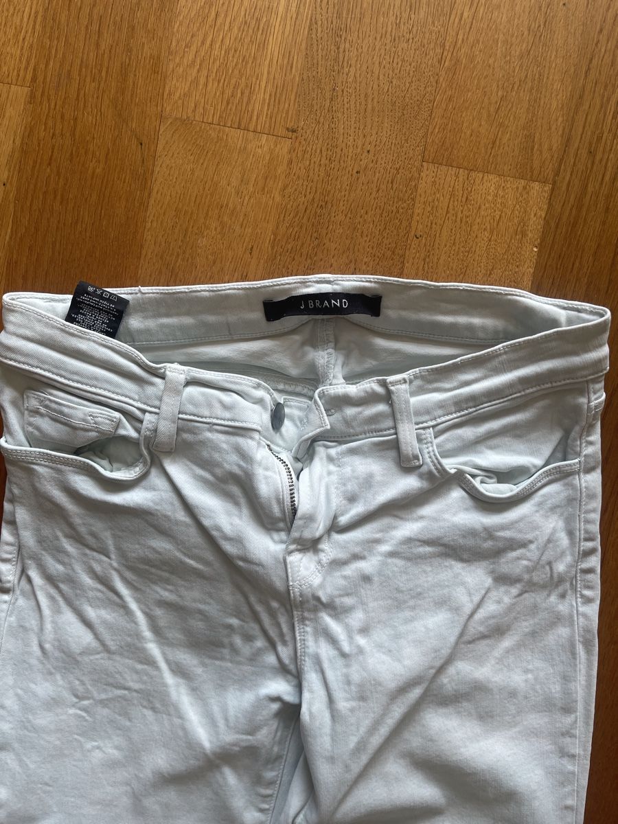 Jeans: J Brand Grösse 28 Used-Look – D'occasion à Basel par Ritzibitzi 1