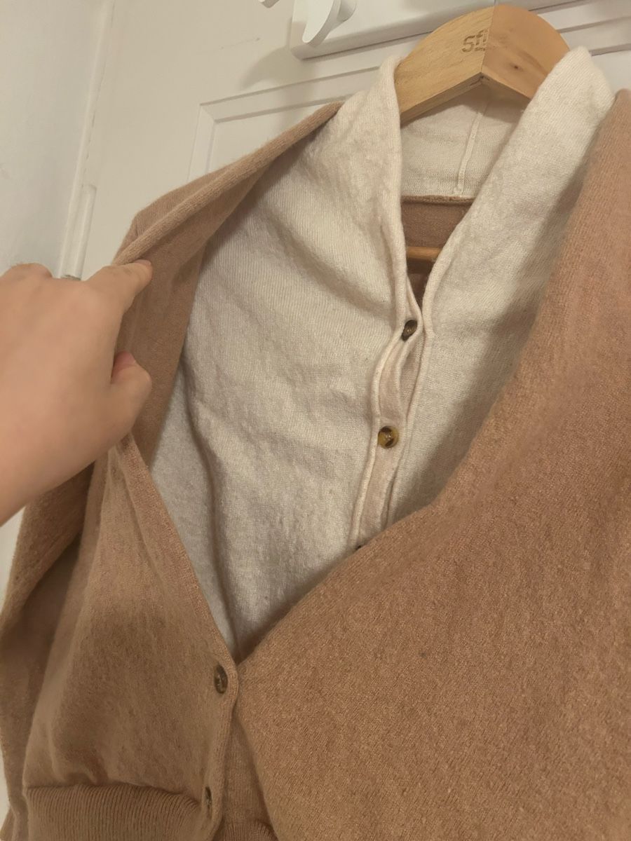 Pullover & Sweatshirts: 100% Kaschmir Cardigan – weich & stilvoll (verkleinert) – Gebraucht aus Zürich von mai_sxv7 3
