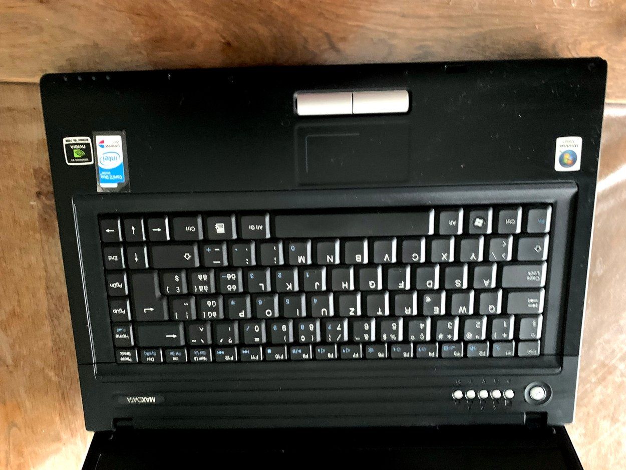 Notebook: MAXDATA Model: PR06100IW. Laptop startet nicht. Für Teile. – Usato da Emmen venduto da newdeal1970 2