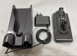 Dyson Akku SV28 Ladegerät und Wandhalterung Set