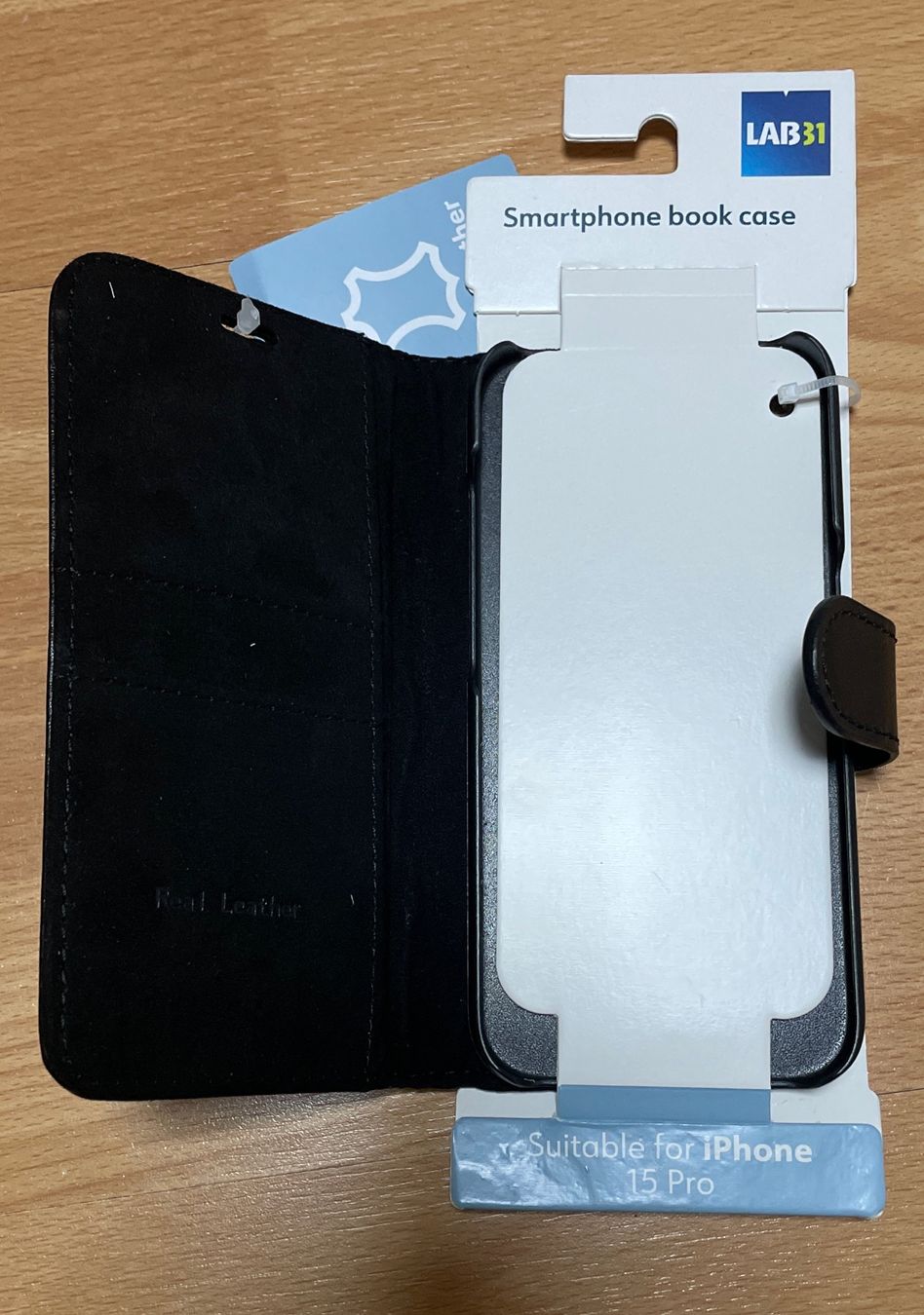 Apple Cover & Protezioni schermo: iPhone 15 pro Lederhülle - NEU – Nuovo e nell'imballaggio originale da Balsthal venduto da Benouk99 1