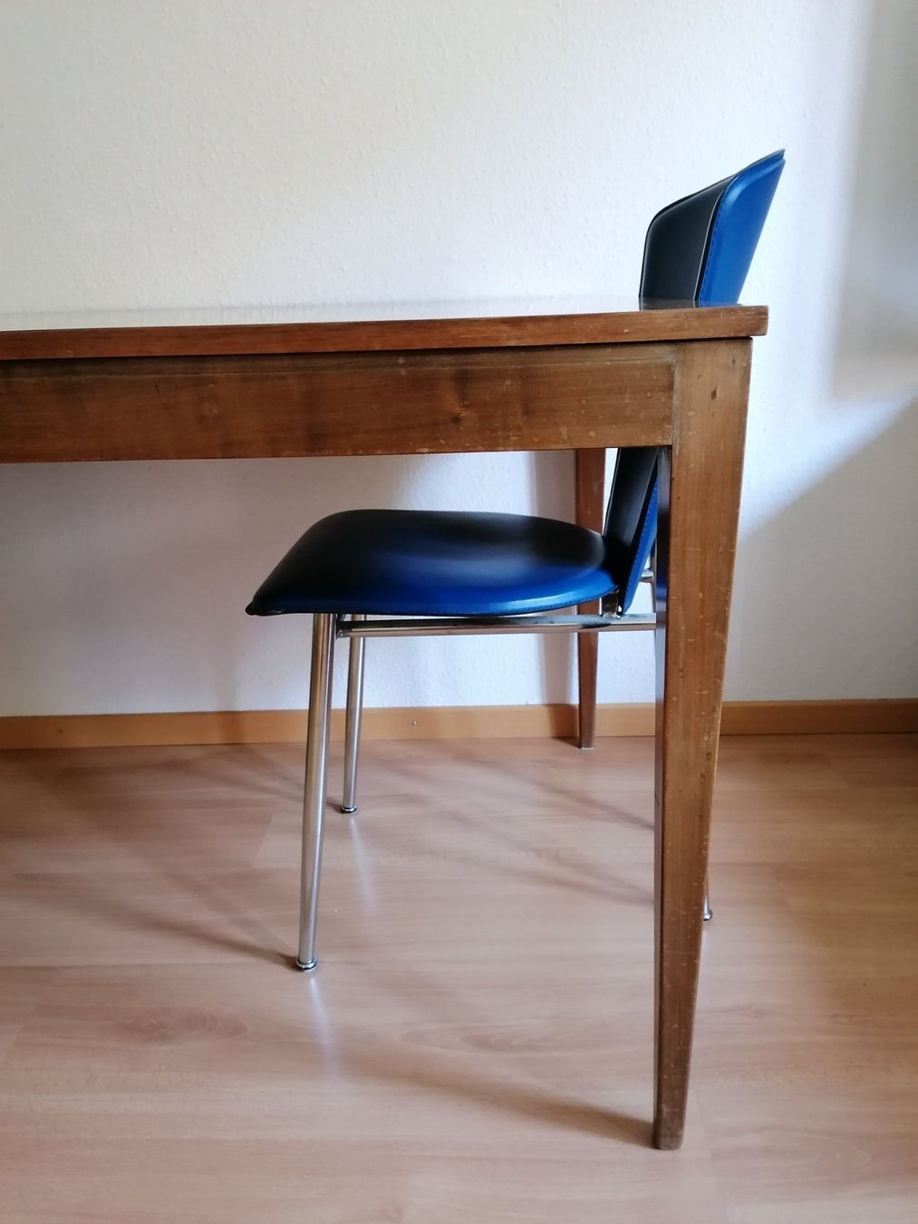 Stühle: 4 schöne, blaue Stühle zu verschenken – Gebraucht aus Baden von Abgabe 4