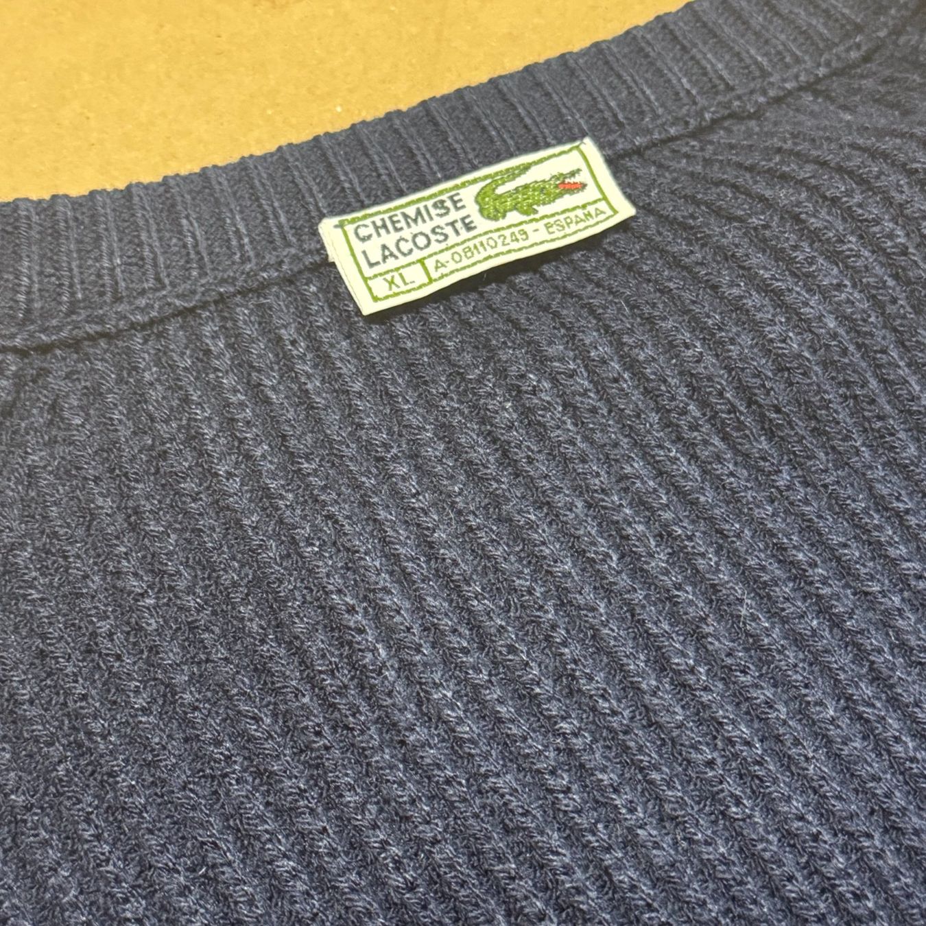 Lacoste Maglioni & Felpe: Lacoste vintage knitted v-neck sweatshirt 90s strickpullover – Usato da St. Gallen venduto da sourced_limited 2