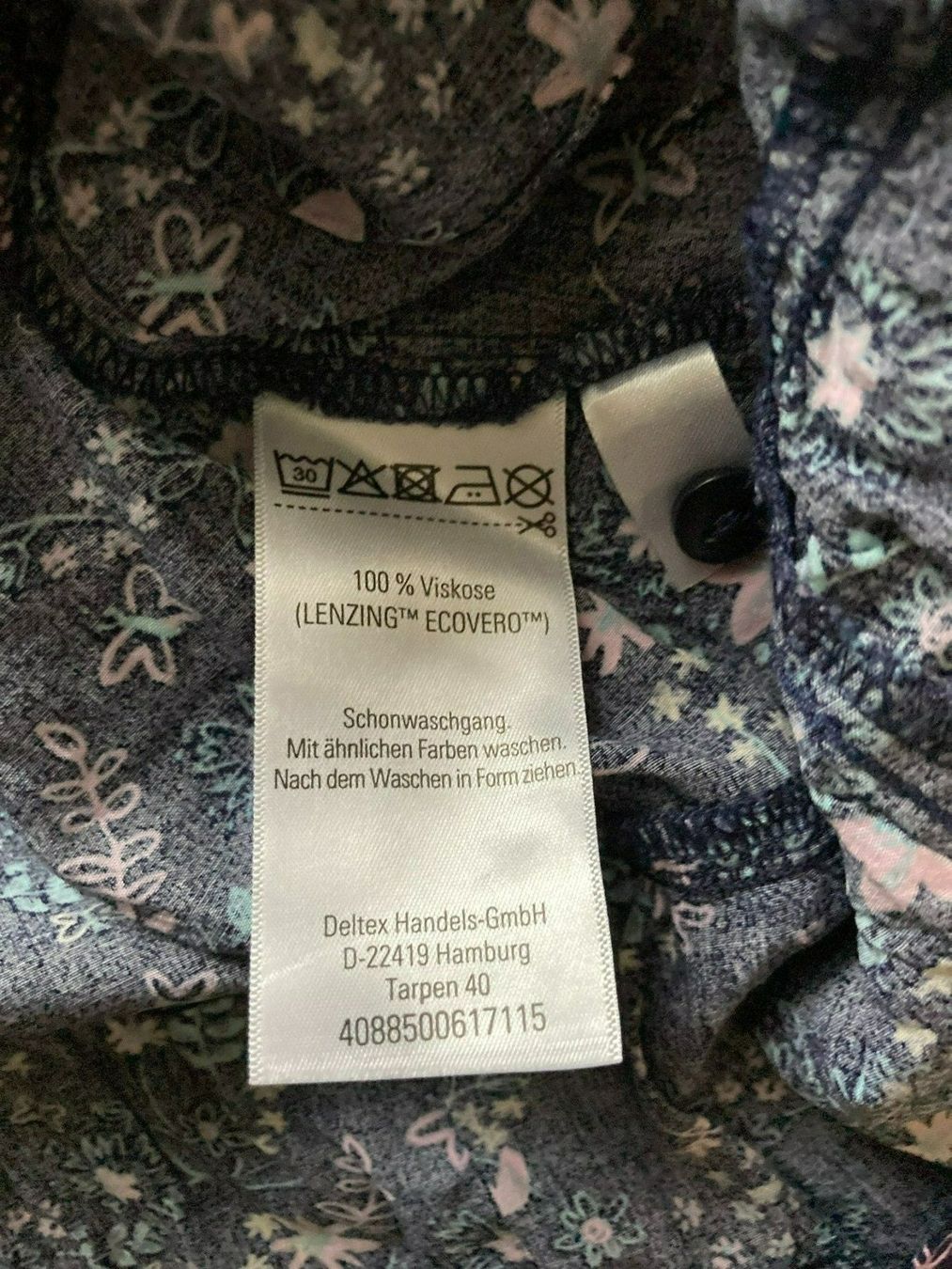 Vestiti & Gonne: Dünnes dunkelblaues Kleid mit Blumen – Usato da Muttenz venduto da Juvenile33 4