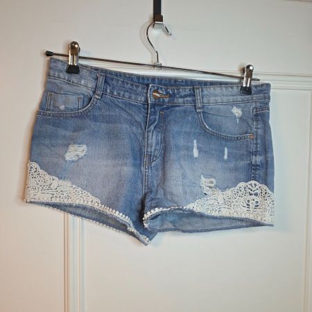 Amisu Jeans Shorts mit Spitze Destroyed Look Gr. M