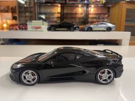 Schwarze Corvette Stingray C8 Modellauto 1:18 TOP SPEED