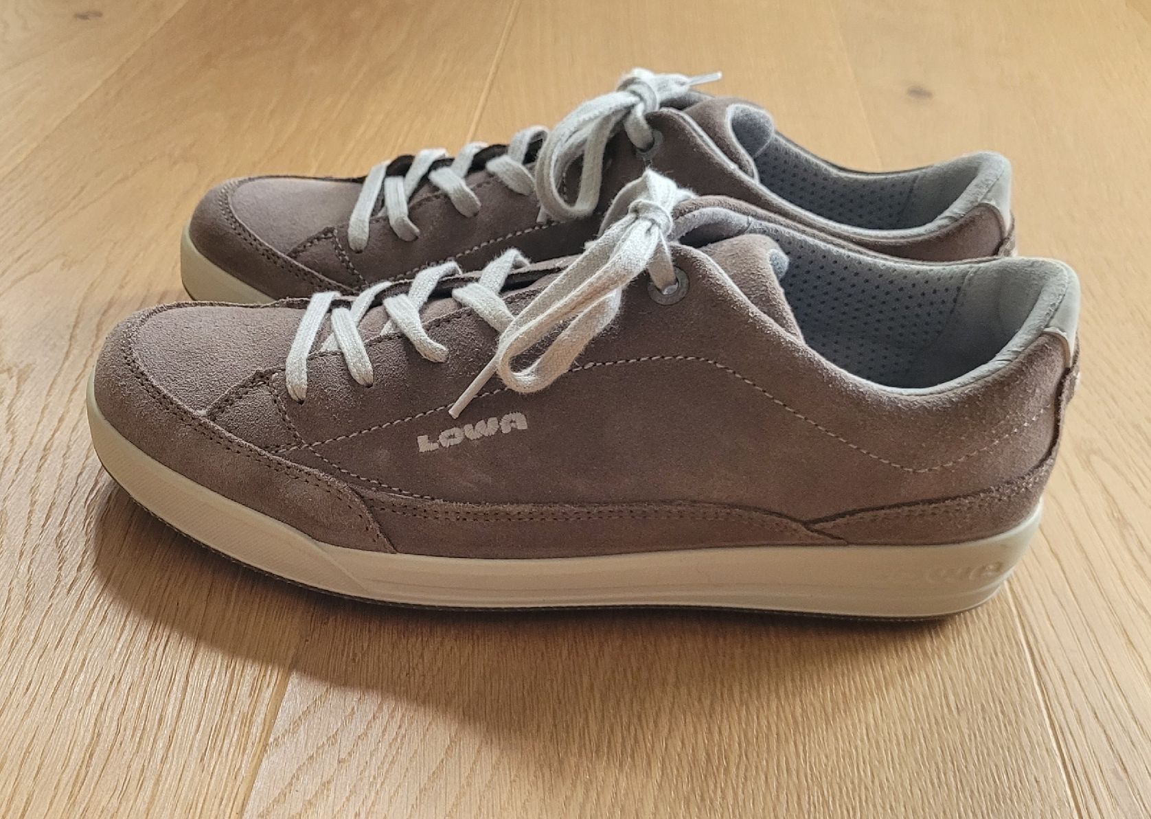 Lowa Scarpe da donna: Lowa Schnürschuh Damen Gr. 6 – Usato da Feusisberg venduto da Pingui55 4