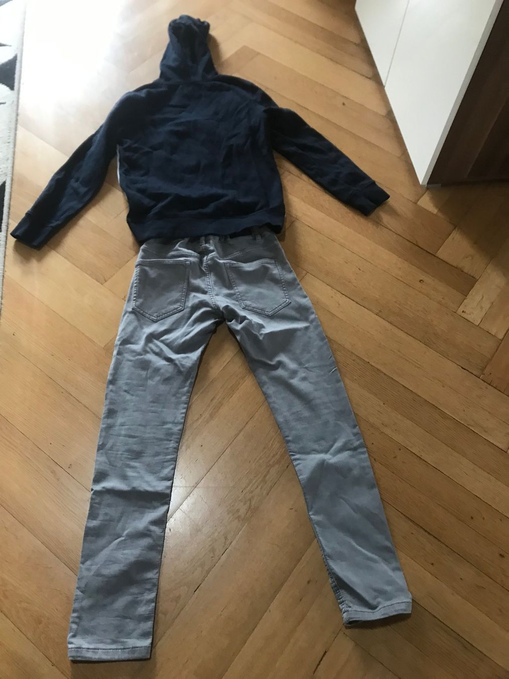 Lotti & Set di vestiti: Lot pantalon et Pull – Usato da Gorgier venduto da chahn 1