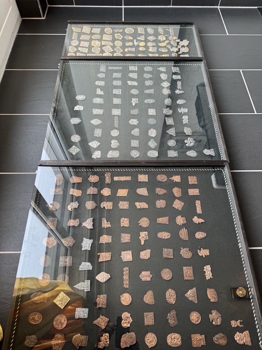 Basler Plaketten & Abzeichen: Basler Fasnachtsplaketten Sammlung – Gebraucht aus Maisprach von 4464 2