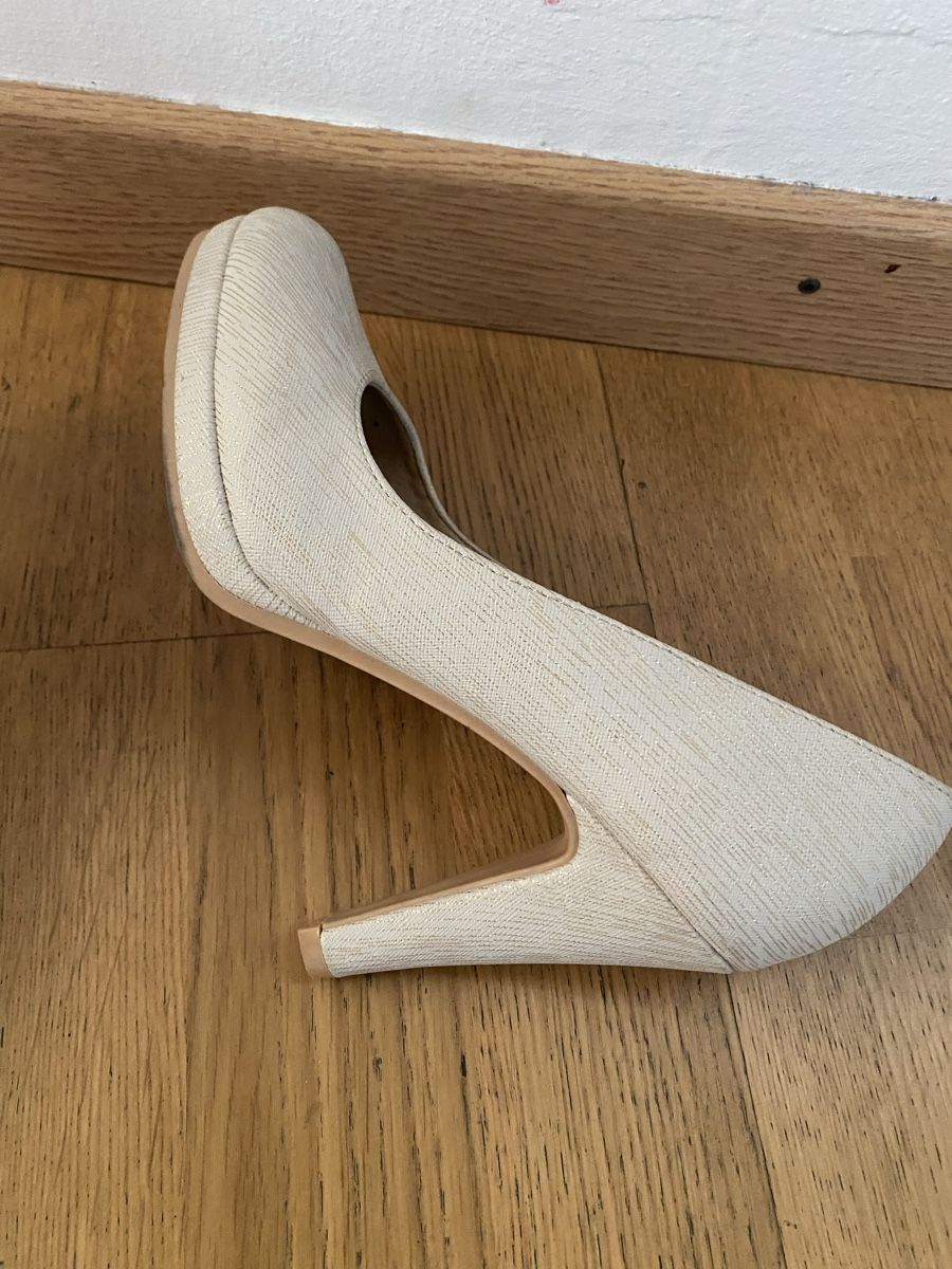 Scarpe da donna: Escarpins élégants beiges tailles 39 – Nuovo (secondo la descrizione) da Chamoson venduto da Pince26 3