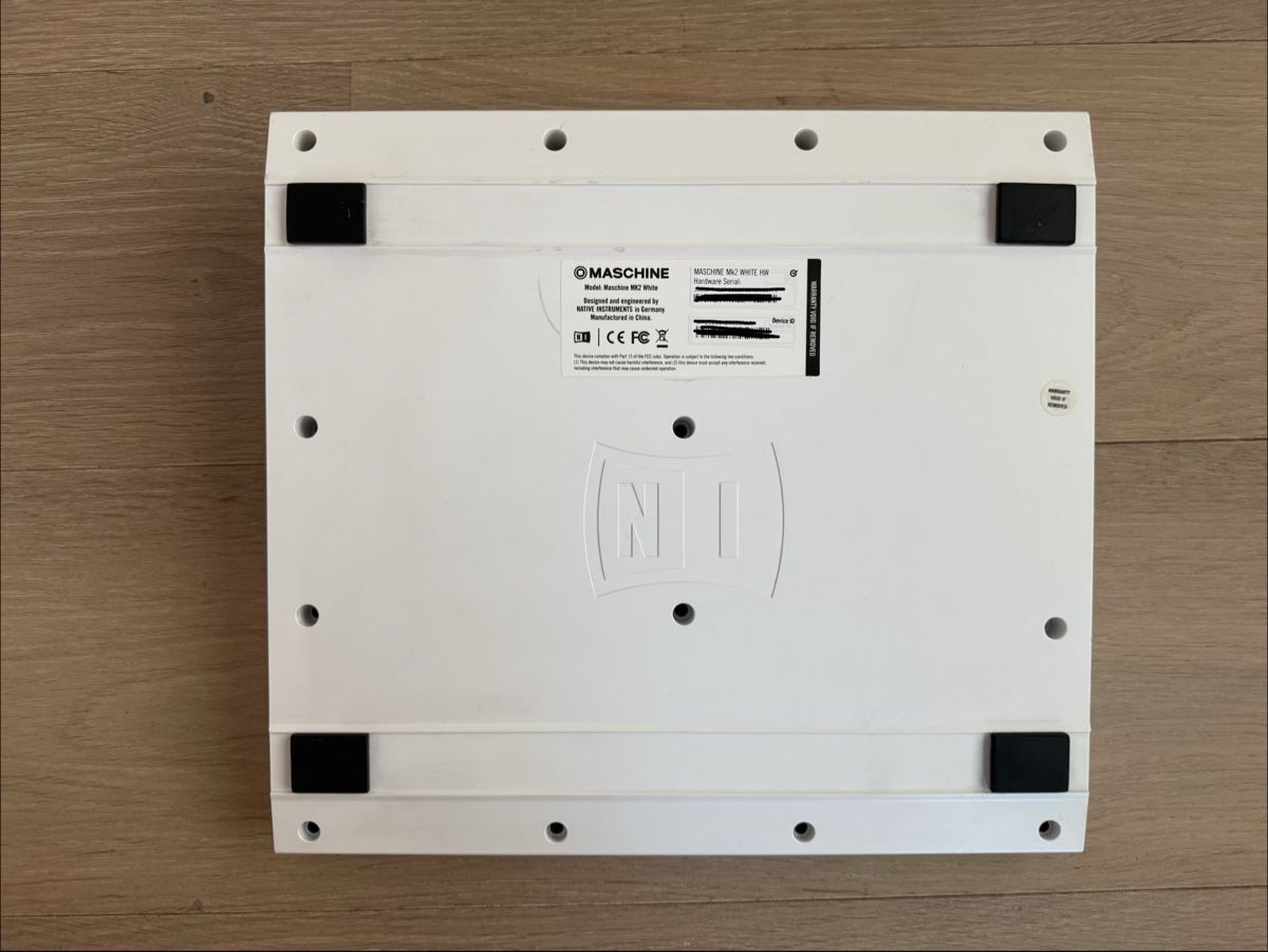 Native Instruments Strumenti musicali: Native Instruments Maschine MK2 White – inkl. Software – Usato da Zürich venduto da gue_cfb6 1