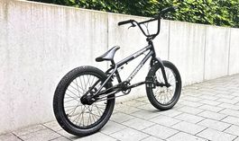 BMX von KHE, Arsenic 18 Zoll schwarz