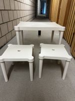 Kindertisch mit zwei Hocker weiss Kunststoff gut erhalten