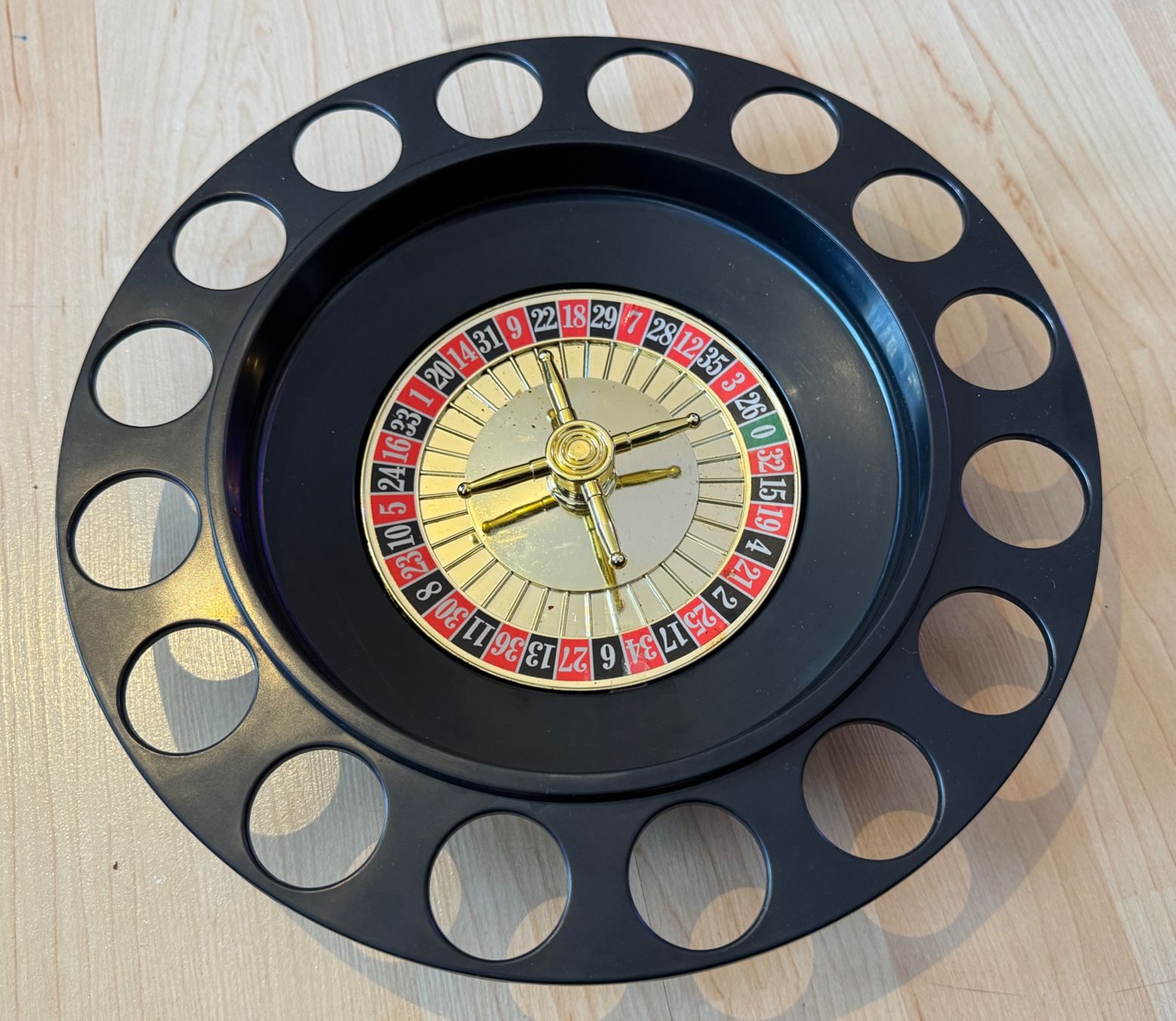 Giochi: !!!FINAL SALE!!! "Roulette" Trinkspiel mit Schnapsgläser – Usato da Seuzach venduto da Inspektor99 1