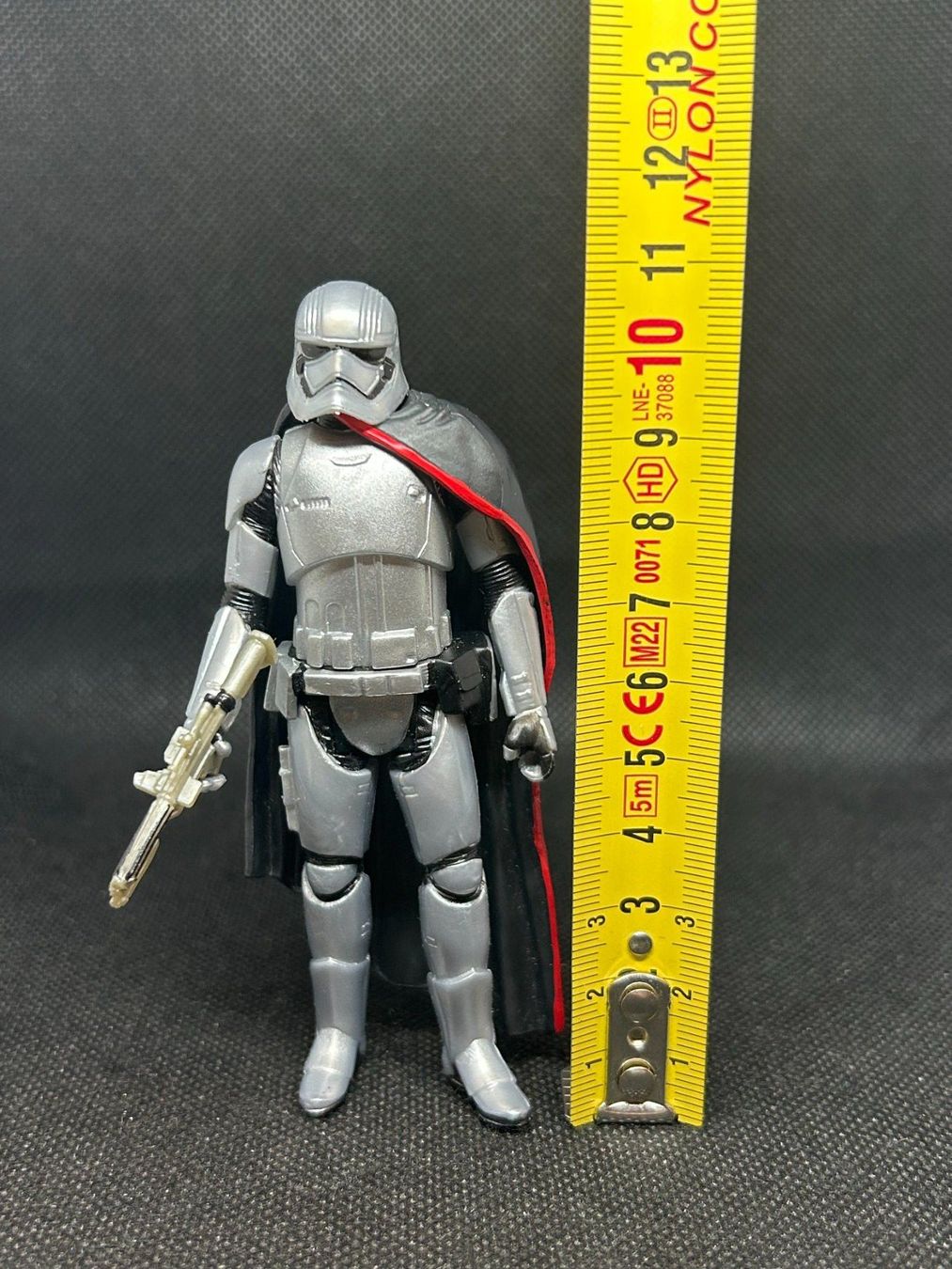 Star Wars Statuette: Star Wars Action Figure vintage - Captain Phasma – Usato da Lausanne venduto da Retro-geek 3