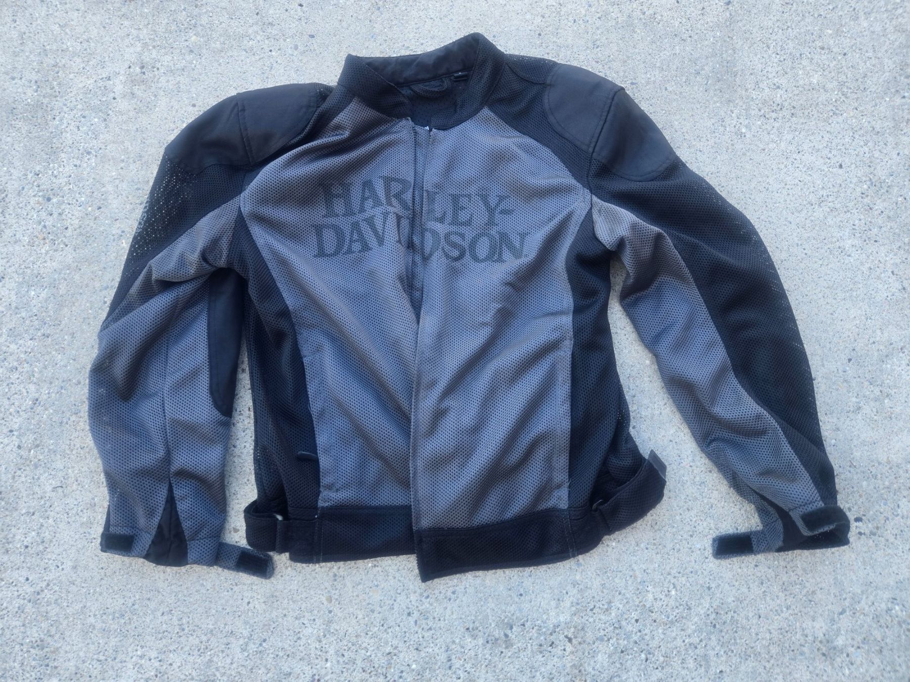Harley-Davidson Vestes: Harley Davidson Motorradjacke L – D'occasion à Siebnen par kar_n5st