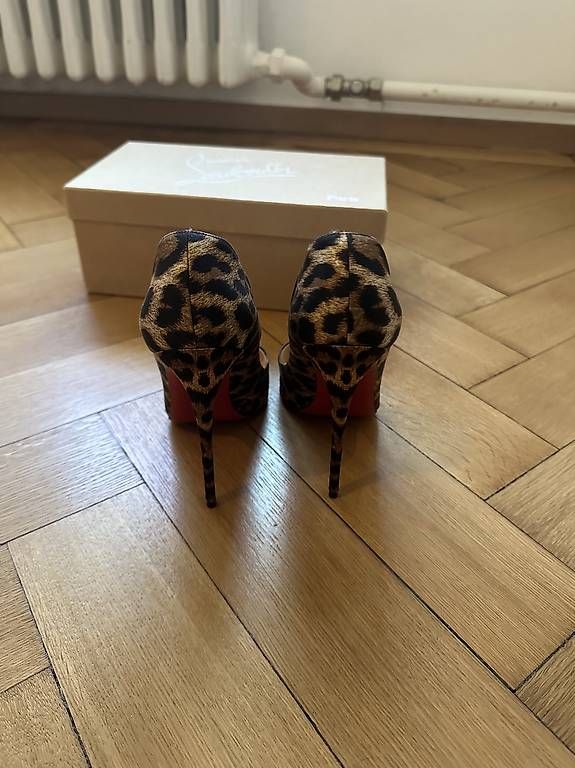Damenschuhe: Christian Louboutin So Kate T.39 – Gebraucht aus Zürich von Angeline_R_00 2