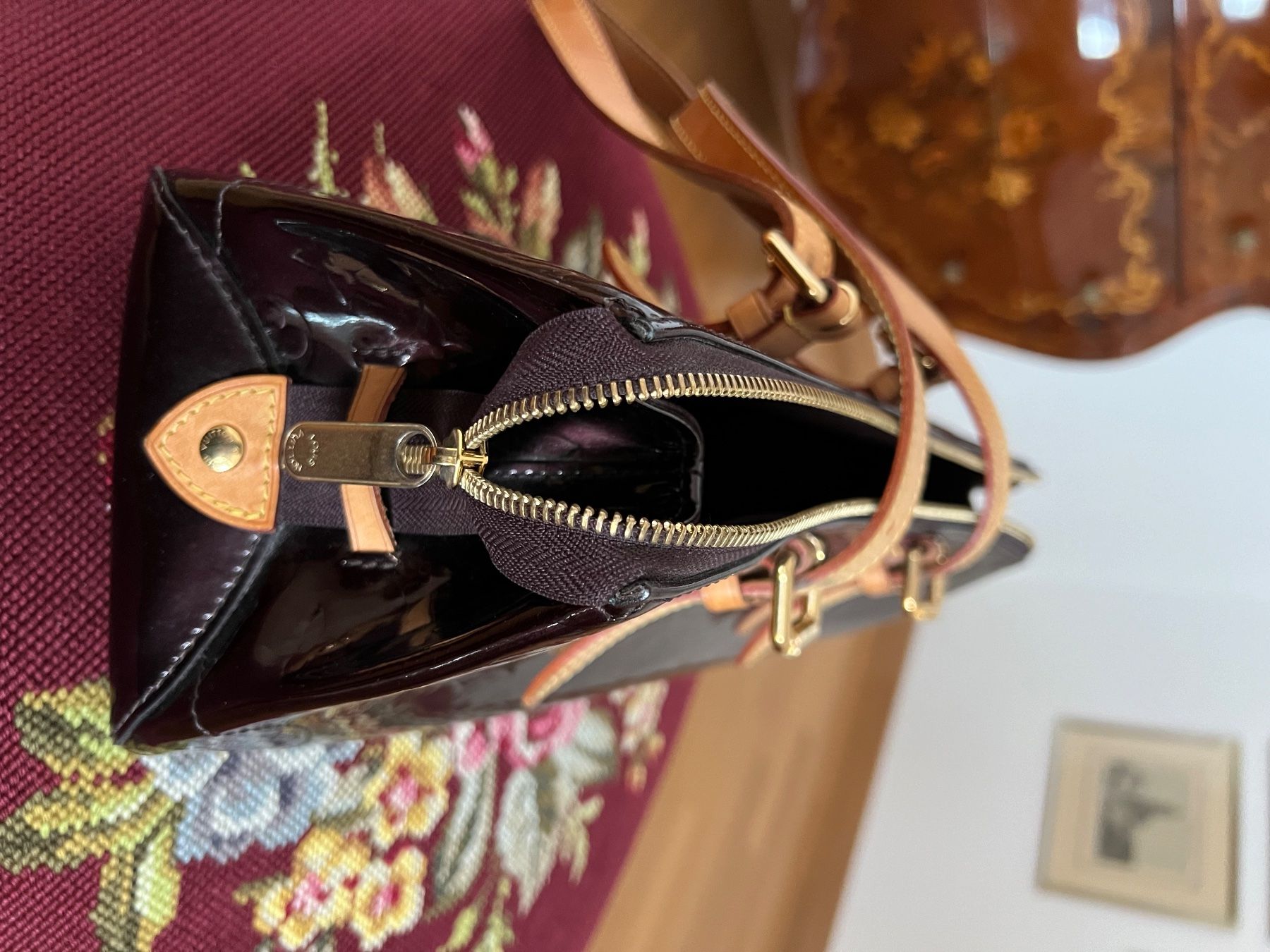 Louis Vuitton Borse da donna: Louis Vuitton Sac Trangle Vernis Cherry Bag – Nuovo (secondo la descrizione) da St.Gallen venduto da 303_7fcf 8