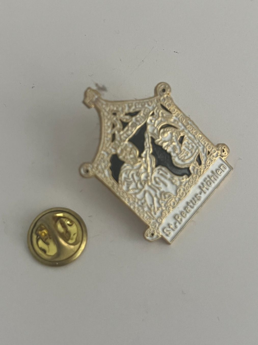 Plaketten & Abzeichen: Pin  St. Beatus Höhlen – Gebraucht aus Dietikon von sch_w2tw