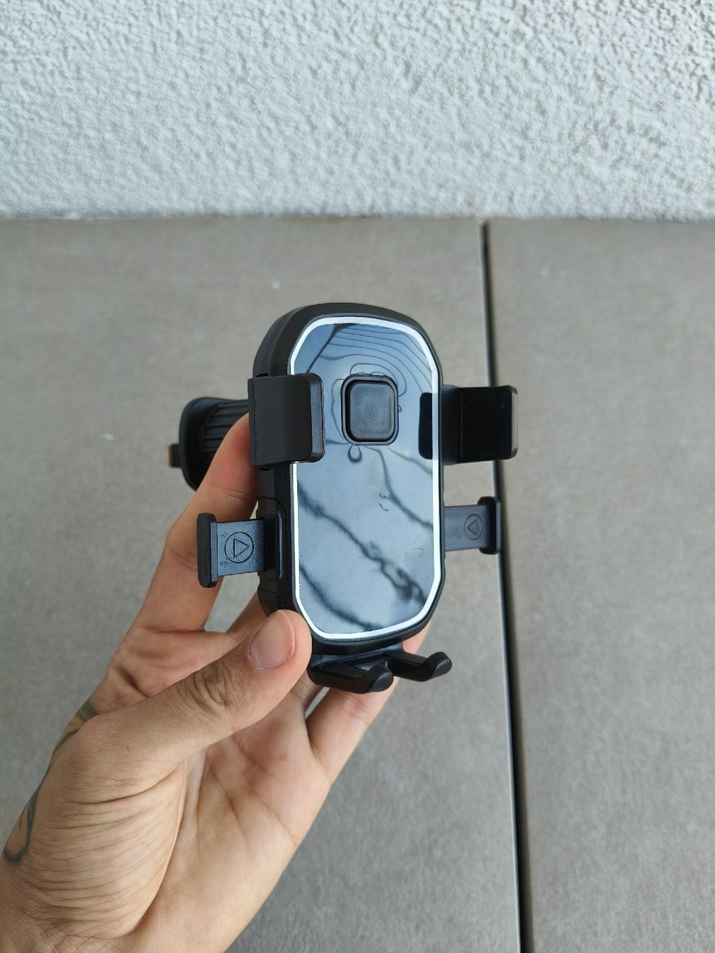 Telefoni cellulari / Smartphones: Support téléphone voiture aération – Nuovo (secondo la descrizione) da Monthey venduto da lesaffairesdecamille